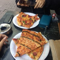 12/9/2017 tarihinde Sinem E.ziyaretçi tarafından Pizza2Go'de çekilen fotoğraf