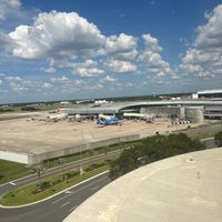 Foto diambil di Tampa Airport Marriott oleh David S. pada 9/6/2023