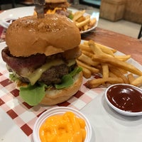 Photo taken at Chris Steaks &amp;amp; Burgers by Scot M. on 3/29/2019