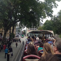 Foto tirada no(a) Big Bus Tours - London por Kübra K. em 9/23/2015