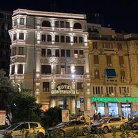 Foto diambil di Hotel Continental Genova oleh C&amp;#39;est madd pada 9/16/2020