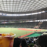 Photo taken at 三塁側内野指定席B by かなやんやん。 on 4/27/2021
