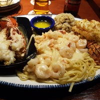 Photo taken at Red Lobster by Szi K. on 2/13/2019