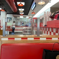 Photo taken at Five Guys by pastrypink on 6/28/2019