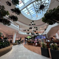 รูปภาพถ่ายที่ Westfield Shopping City Süd โดย Faisal เมื่อ 7/31/2023