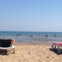 Photo taken at Denizatı Beach &amp;amp; Cafe by Merve Ü. on 7/24/2016