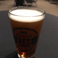 Foto diambil di 4204 Main Street Brewing Co. Tap Room, Banquet Center, Brewery oleh Dan G. pada 3/18/2018