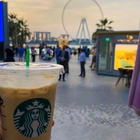 Foto tirada no(a) Starbucks por Meaad em 12/14/2019