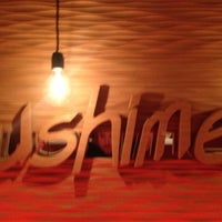รูปภาพถ่ายที่ Sushi Me โดย Peter M. เมื่อ 11/18/2012