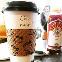 รูปภาพถ่ายที่ Caffe Ibis โดย Kristie B. เมื่อ 5/8/2015