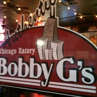 Foto tomada en BobbyG&amp;#39;s Chicago Eatery  por Viktoria M. el 2/16/2012