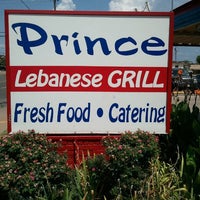 7/25/2011 tarihinde Cedar B.ziyaretçi tarafından Prince Lebanese Grill'de çekilen fotoğraf