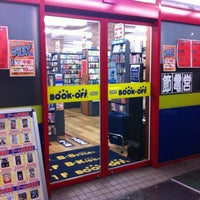 Photo taken at BOOKOFF PLUS 横浜鴨居店 by Motoi M. on 9/9/2011