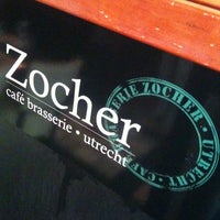 Foto scattata a Café Brasserie Zocher da Prairie H. il 8/5/2011