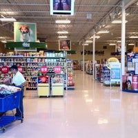 Photo taken at PetSmart by Enrique L. on 3/11/2011