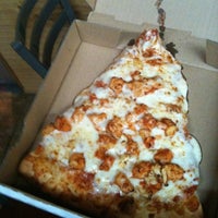 Снимок сделан в Seniore&#39;s Pizza пользователем Bkwm J. 3/15/2011