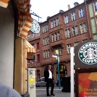 Photo taken at Starbucks by Roberto S. on 9/15/2011