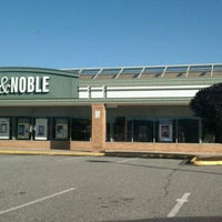 Barnes Noble 15 Backus Ave