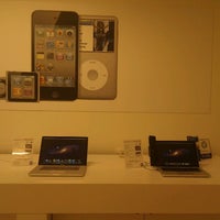 9/16/2011에 ibrahim K.님이 Baylan Apple Authorized Store에서 찍은 사진