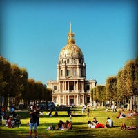 Photo taken at Avenue de Breteuil by Mike on 9/10/2012