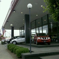 Снимок сделан в Nissan of Portland пользователем Chris H. 6/22/2011