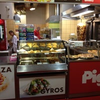 Photo taken at Pizza-Gyros Pigy by David L. on 10/31/2011