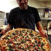 8/31/2012 tarihinde Jen K.ziyaretçi tarafından The Pizza Shop'de çekilen fotoğraf