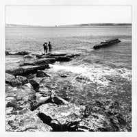 Foto diambil di Passeio Marítimo de Oeiras oleh Nuno M. pada 8/11/2012