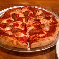 Foto diambil di Big Guy&amp;#39;s Pizza, Pasta and Sports Bar oleh Arturo C. pada 3/18/2012