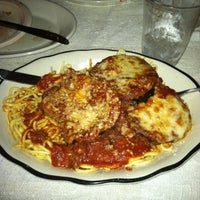 1/28/2012 tarihinde Mike W.ziyaretçi tarafından Bella Donna Italian Restaurant'de çekilen fotoğraf