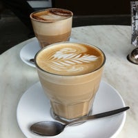 5/27/2012 tarihinde Gabrielle A.ziyaretçi tarafından Adoro Cafe'de çekilen fotoğraf