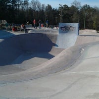 Foto scattata a Kona Skate Park da Curtiss E. il 1/29/2012