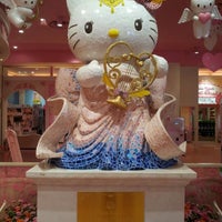 Photo taken at Hello Kitty&amp;#39;s Kawaii Paradise by 임상섭 D. on 5/27/2012