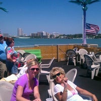 รูปภาพถ่ายที่ Calypso Queen Cruises โดย Jordan B. เมื่อ 4/8/2012