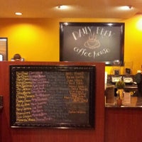 1/3/2012에 kristina m.님이 Daily Brew Coffee House에서 찍은 사진