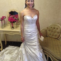 4/29/2012 tarihinde Ashley B.ziyaretçi tarafından Victoria&amp;#39;s Wedding Chapel'de çekilen fotoğraf