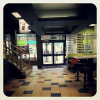 รูปภาพถ่ายที่ McDonald&amp;#39;s โดย Kathy M. เมื่อ 4/21/2012