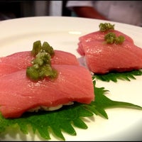 รูปภาพถ่ายที่ Nomura Sushi โดย Roy B. เมื่อ 6/3/2012