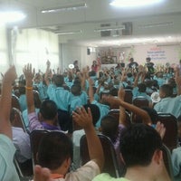 Photo taken at โรงเรียนบำรุงรวิวรรณวิทยา by Patty P. on 2/29/2012