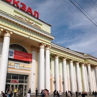 Photo taken at Остановка «Железнодорожный вокзал» by Dmitry F. on 8/23/2012