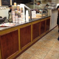 รูปภาพถ่ายที่ Russo&amp;#39;s New York Pizzeria โดย Samantha G. เมื่อ 4/22/2012