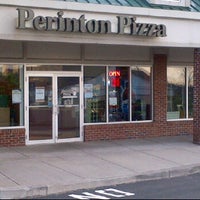 รูปภาพถ่ายที่ Perinton Pizza โดย MSZWNY M. เมื่อ 4/17/2012