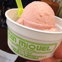 Photo taken at Ca&amp;#39;n Miquel Gelateria by Pepe K. on 8/18/2012