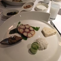 Das Foto wurde bei Caviar Seafood Restaurant von Gorkem am 11/26/2015 aufgenommen
