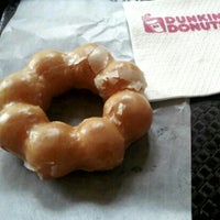 Photo taken at Dunkin&amp;#39; Donuts by POTTAMAN ® on 4/7/2013