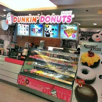 Photo taken at Dunkin&amp;#39; Donuts by POTTAMAN ® on 9/4/2013