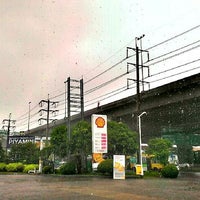 Photo taken at Shell by POTTAMAN ® on 10/1/2013