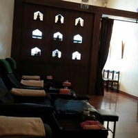 Photo taken at Suanploo Thai Massage by Jerry_dawei $ on 9/6/2015