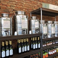 8/6/2018에 Xin R.님이 EVOO Marketplace-Denver-Olive Oils and Aged Balsamics에서 찍은 사진