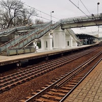Photo taken at Ж/Д платформа «Авиамоторная» by Vladimir L. on 4/13/2019